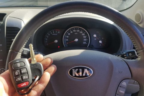 2013 Kia Carnival Genuine Key & Remote